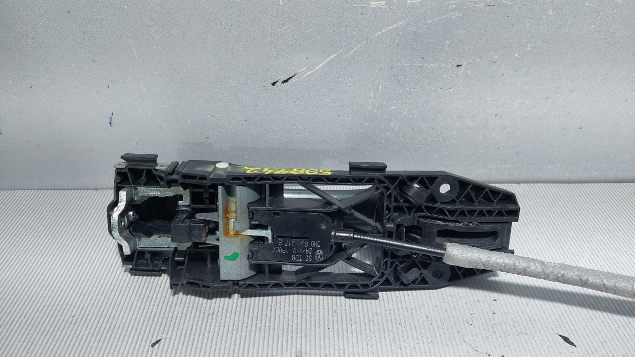 DIJELOVI RUCKA VRATA SEAT LEON > 13-16 5N0837885H
