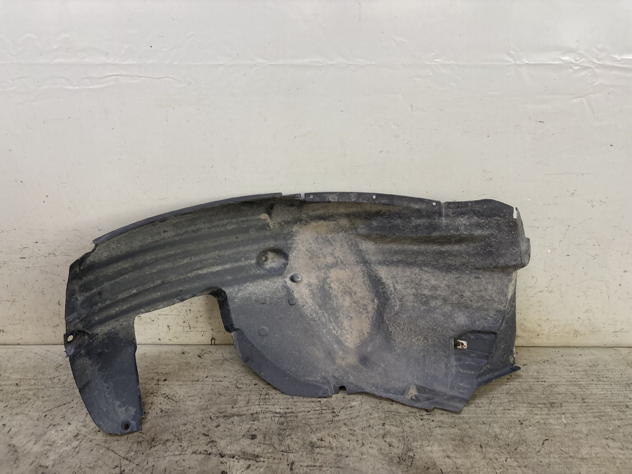 UNUTRASNJI BLATOBRAN BMW SERIJA 3 (E90/E91) > 05-09 705