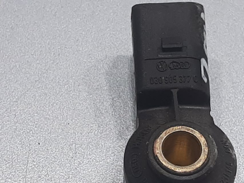 DIJELOVI SENZOR VW GOLF 6 > 08-12 030905377C