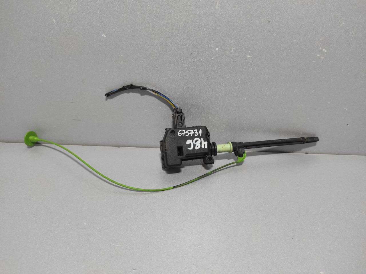 MOTORIC POKLOPCA REZERVOARA VOLVO S60/V60 > 14- 8611313