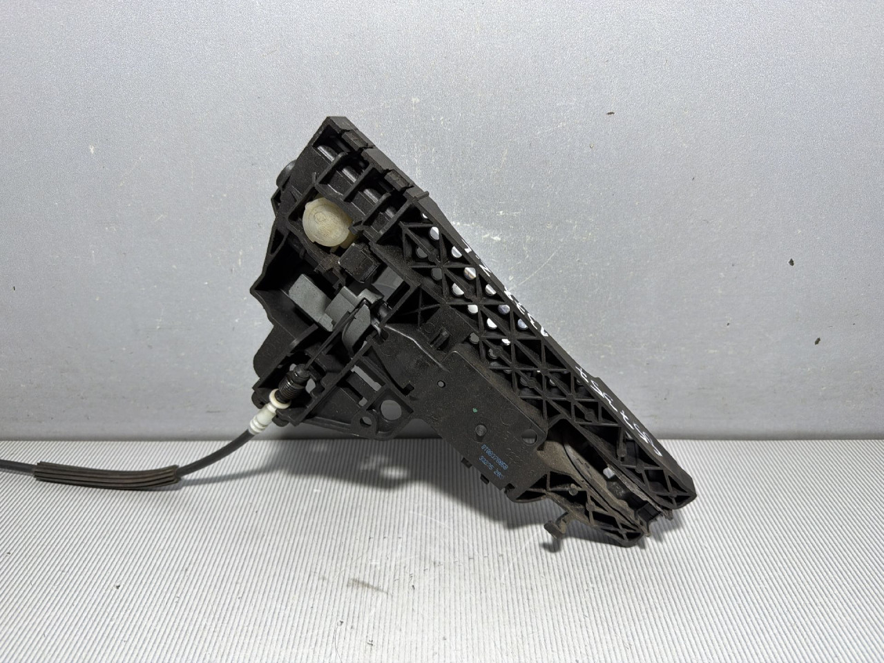 DIJELOVI RUCKA VRATA AUDI Q5 > 12-16 2.0 8T0837885B
