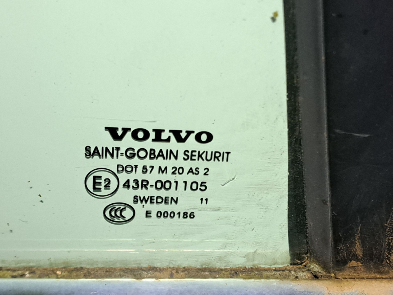 DIJELOVI STAKLO VOLVO XC70 > 07-13