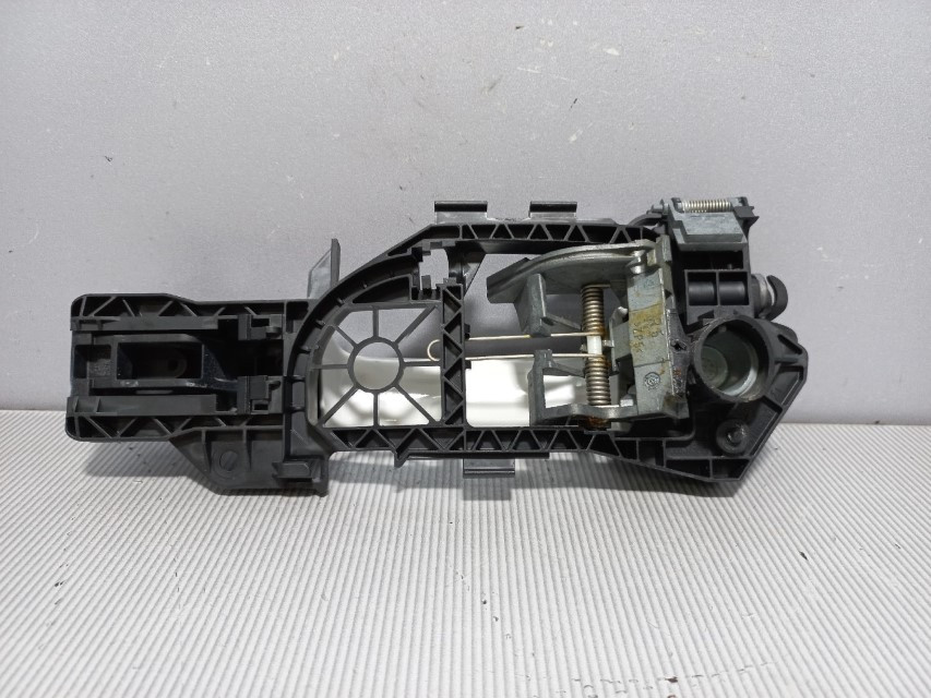 RUCKA VRATA VW PASSAT B6 > 05-10 3C0837886J
