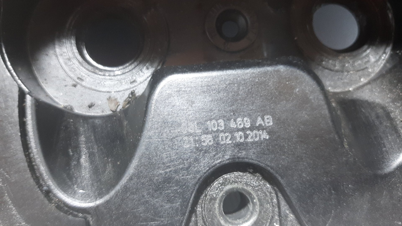 DIJELOVI DEKLO VW CADDY > 10-15 03L103469AB