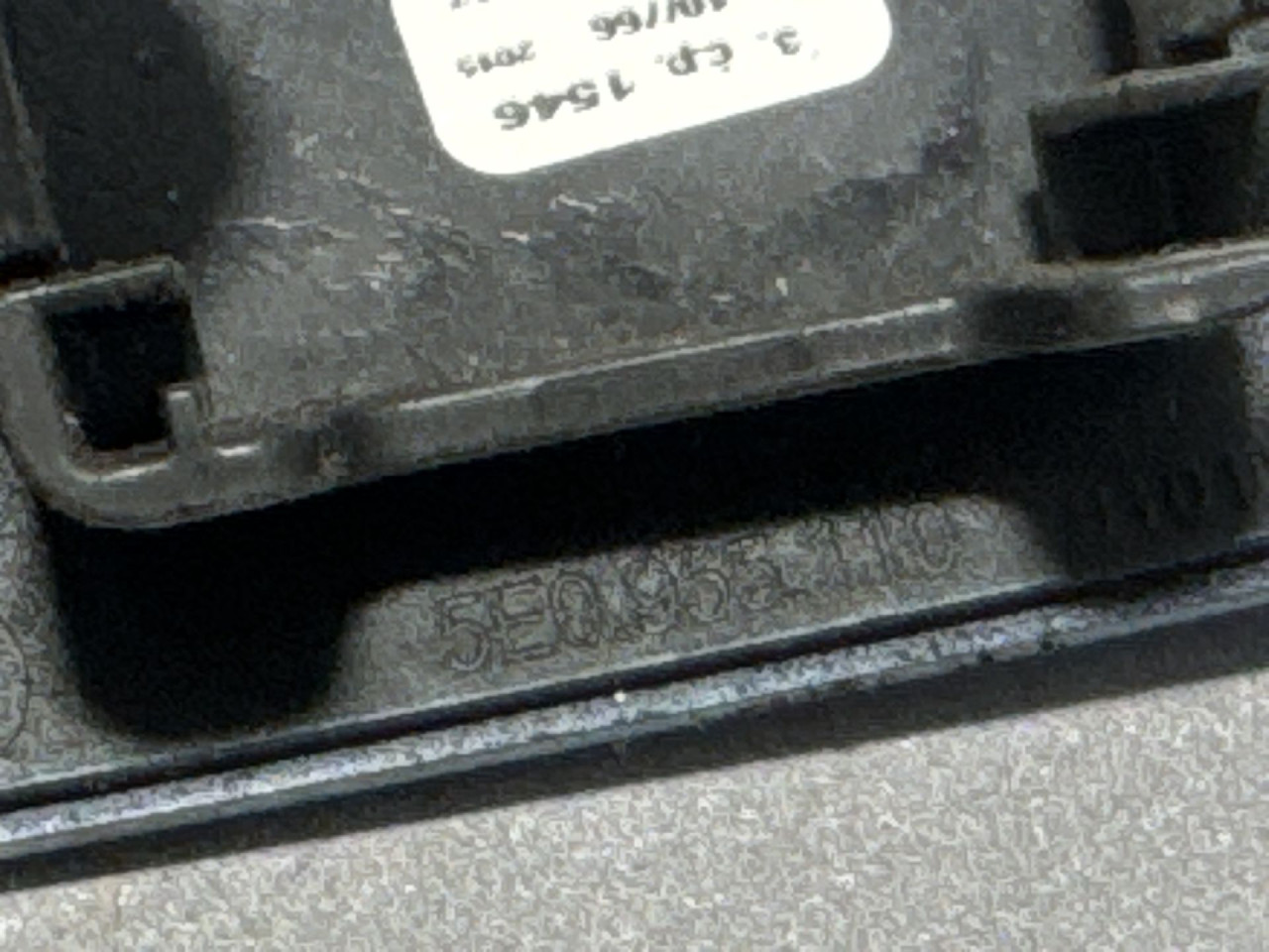 PLASTIKA BRANIKA SKODA OCTAVIA > 13-16 5E0955110