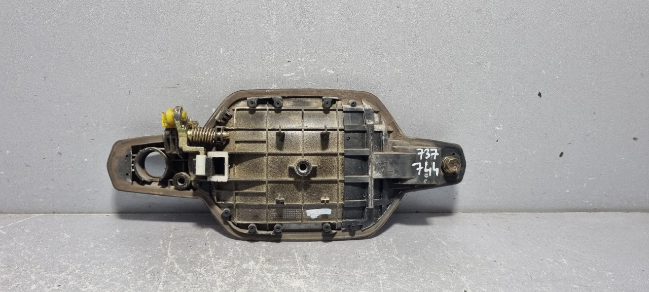 DIJELOVI RUCKA VRATA HYUNDAI TERRACAN > 01-04 82650H1010