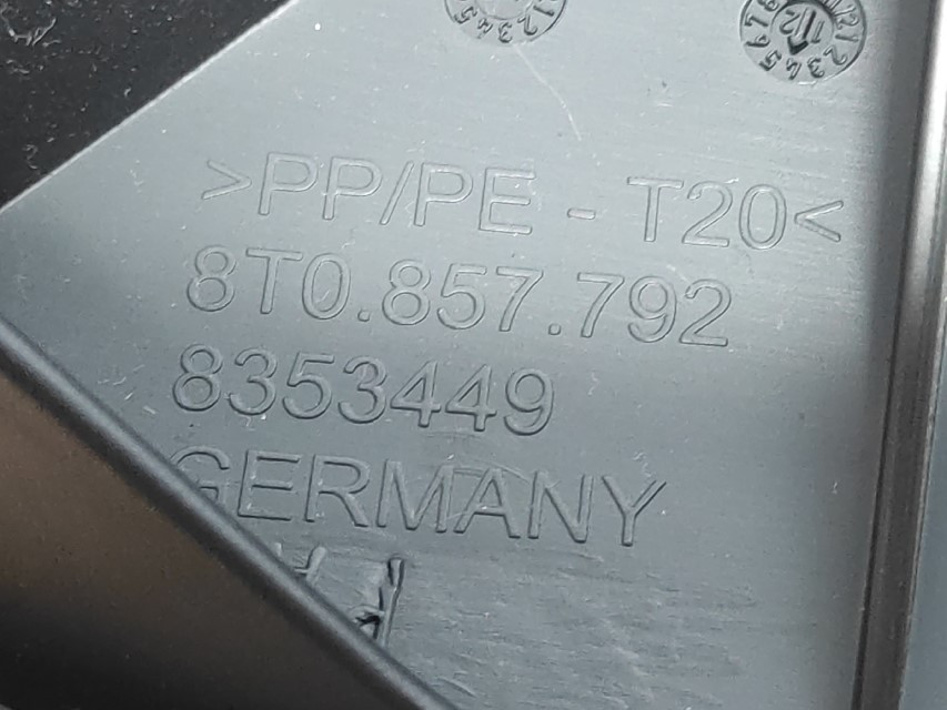 DIJELOVI LAJSNA AUDI A4 (B8) > 12-15 8T0857792