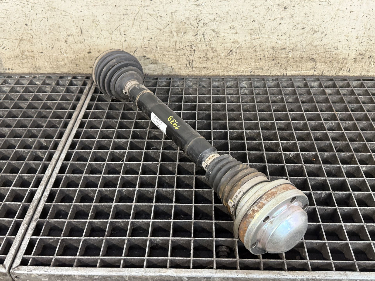 DIJELOVI POLUOSOVINA VW TIGUAN > 16-20 2.0 3Q0407272G