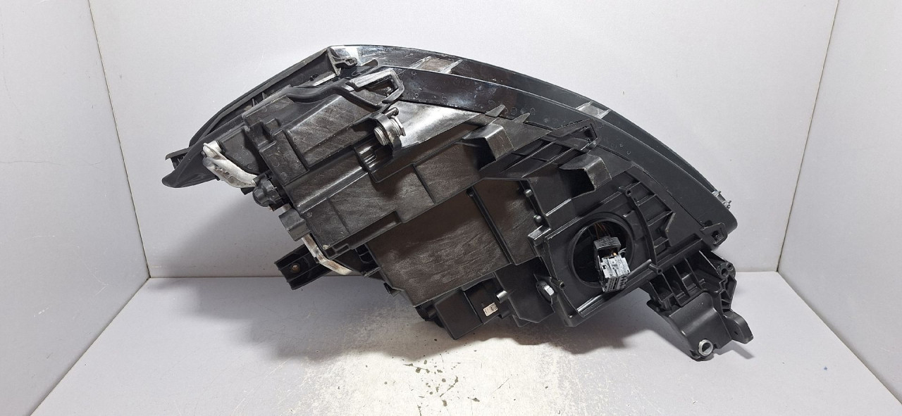DIJELOVI FAR VW T7 > 22- 7T1941082E
