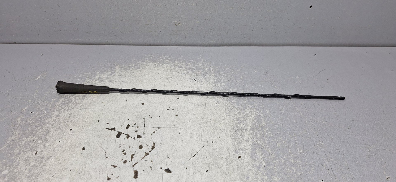 DIJELOVI ANTENA FIAT 500L > 12-17 51896048