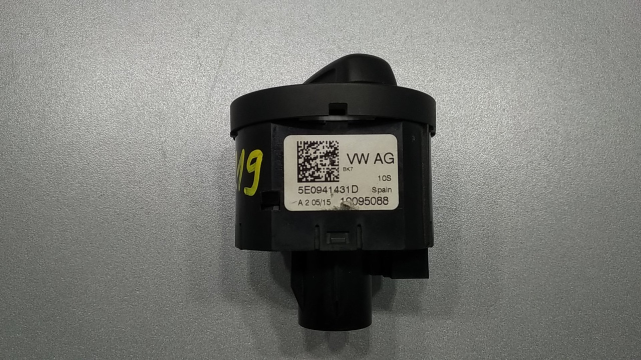 PREKIDACI SVJETLA SKODA OCTAVIA > 13-16 5E0941431D