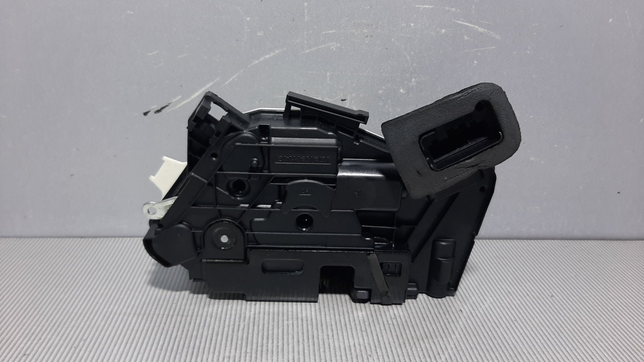 DIJELOVI BRAVA VRATA VW GOLF 6 > 08-12 5K1837016B