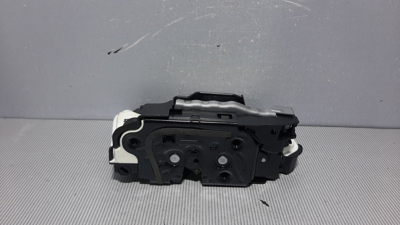 DIJELOVI BRAVA VRATA VW GOLF 6 > 08-12 5K1837016B