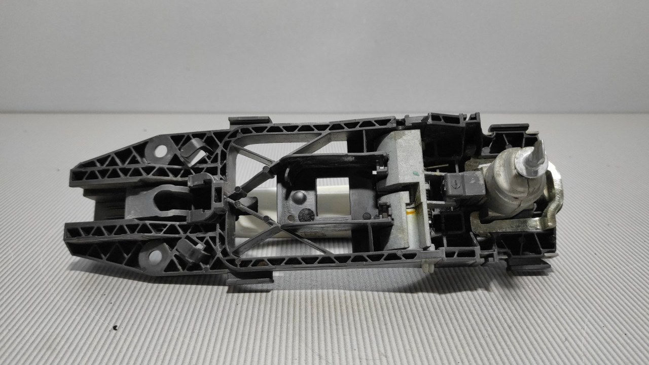 DIJELOVI RUCKA VRATA SKODA FABIA > 14- 5N0837885H