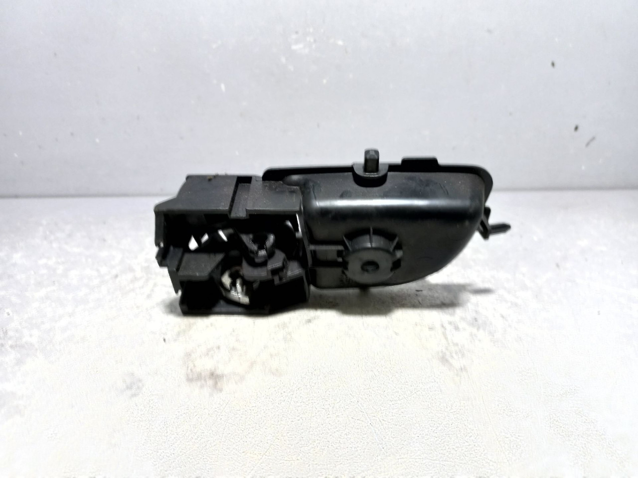 UNUTRASNJA RUCKA VRATA TOYOTA AURIS > 13-15 692050D270