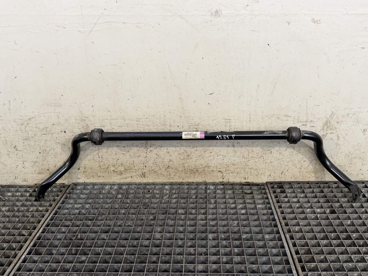 DIJELOVI BALANS STANGA VW TOUAREG > 18- 3.0 4M0411305B