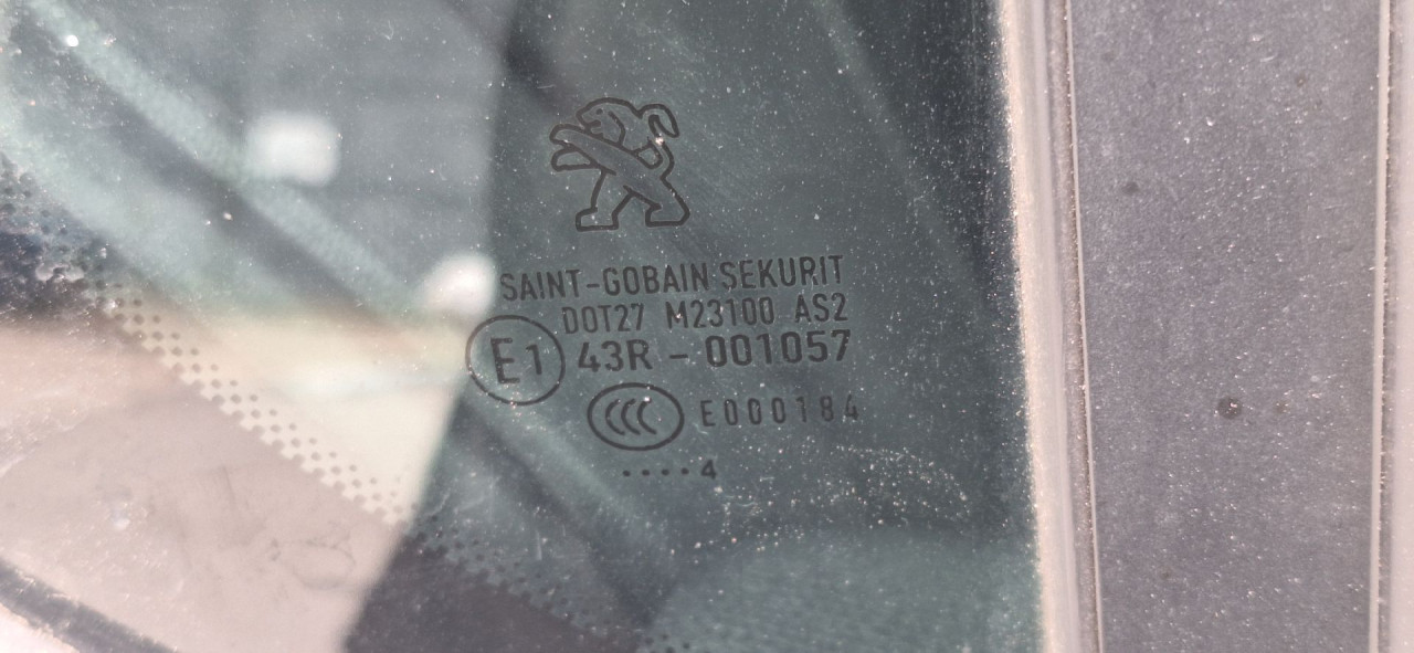DIJELOVI STAKLO PEUGEOT 308 > 13-17 1.6