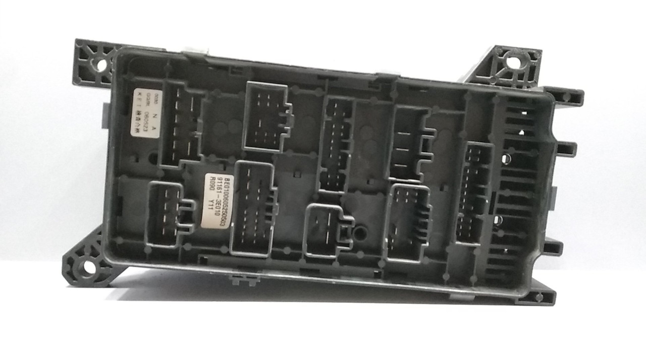 ELEKTRONIKA KUTIJA OSIGURACA KIA SORENTO > 06-09 911613