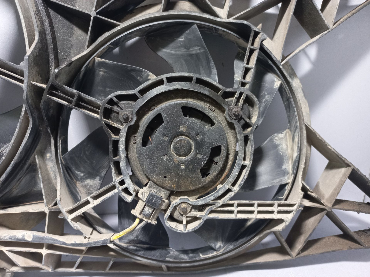 DIJELOVI VENTILATOR OPEL VIVARO > 01-07 2.5