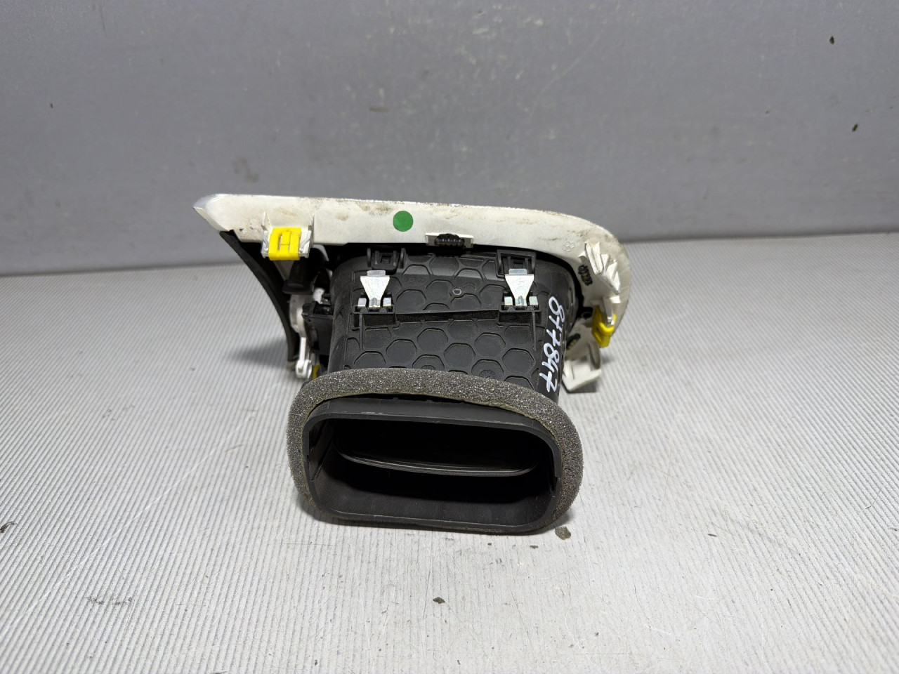 DIJELOVI RESETKA VENTILACIJE CITROEN C3 > 13-16 963ZD00