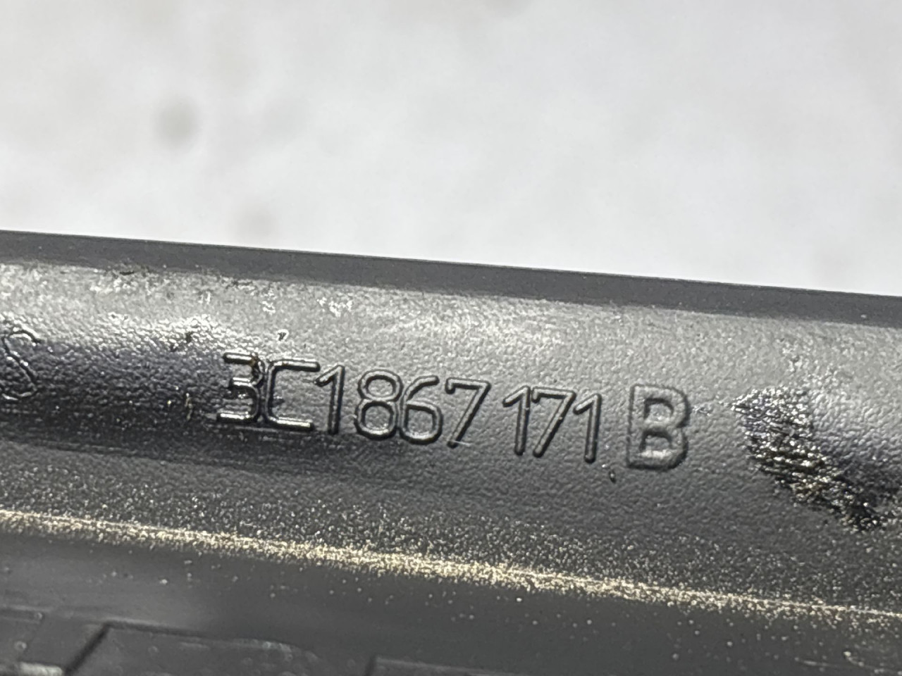 DIJELOVI PLASTIKA VW PASSAT B6 > 05-10 3C1867171B