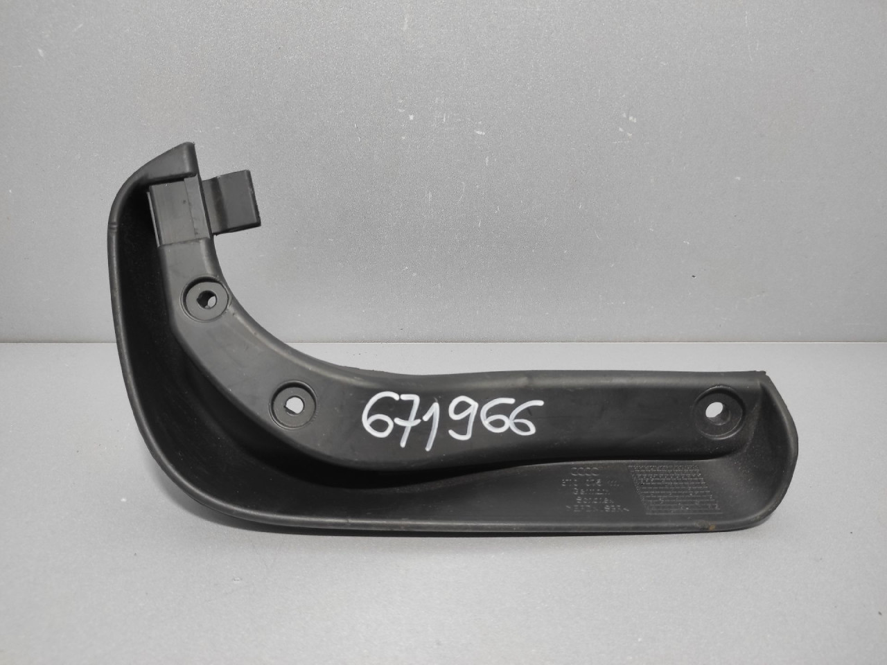 POKLOPAC NA BLATOBRANU AUDI A5 (8T) SPORTBACK > 11-17 8