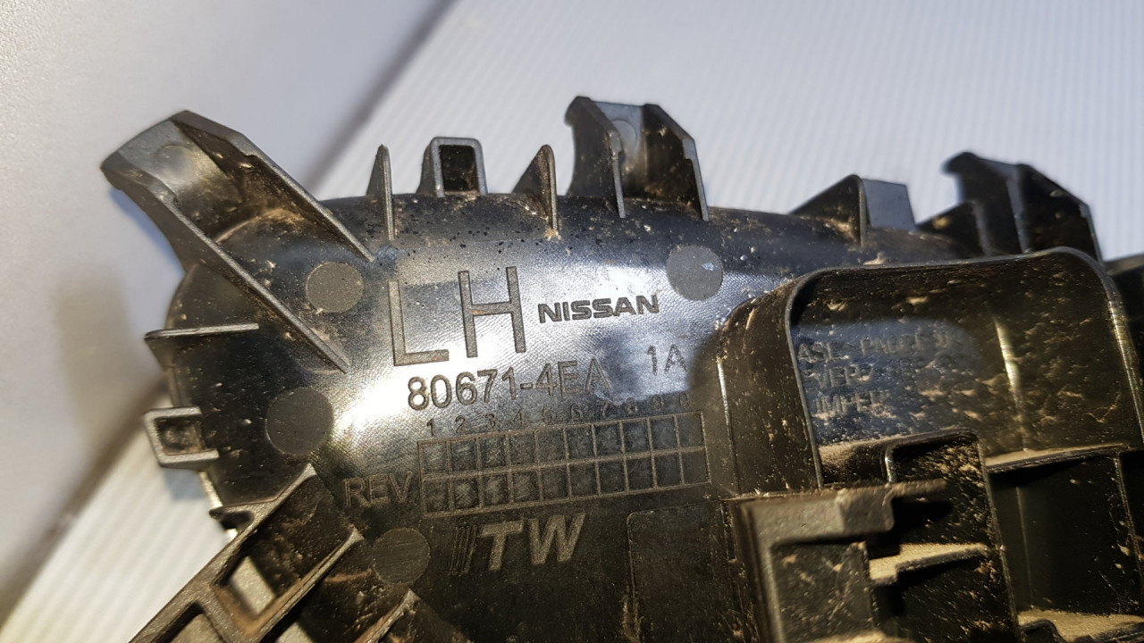 UNUTRASNJA RUCKA VRATA NISSAN QASHQAI > 14-17 806714EA