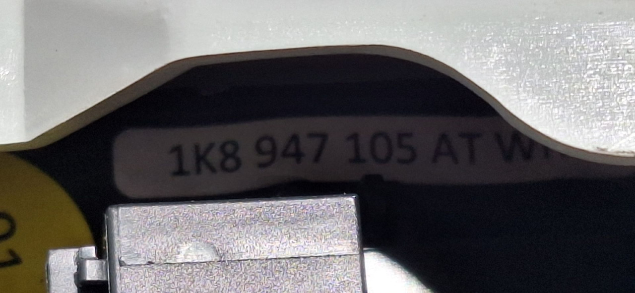 DIJELOVI RASVJETA U KABINI VW TIGUAN > 11-15 1K8947105