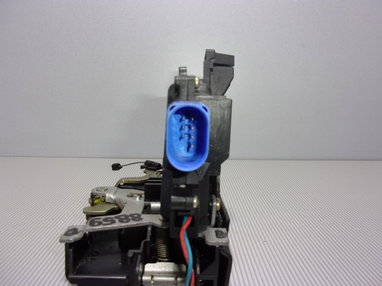 DIJELOVI BRAVA VRATA VW TOUAREG > 02-06 VW815036 7L0839016