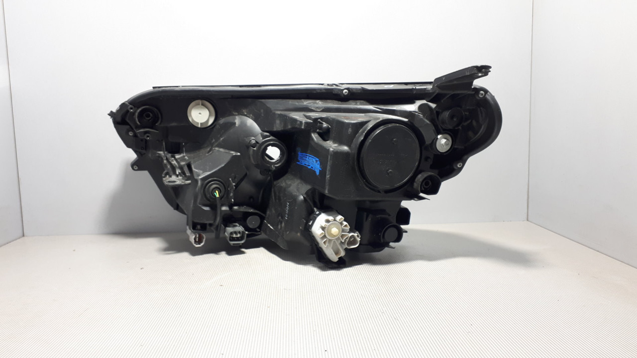 DIJELOVI FAR TOYOTA RAV 4 > 15-18 W3049