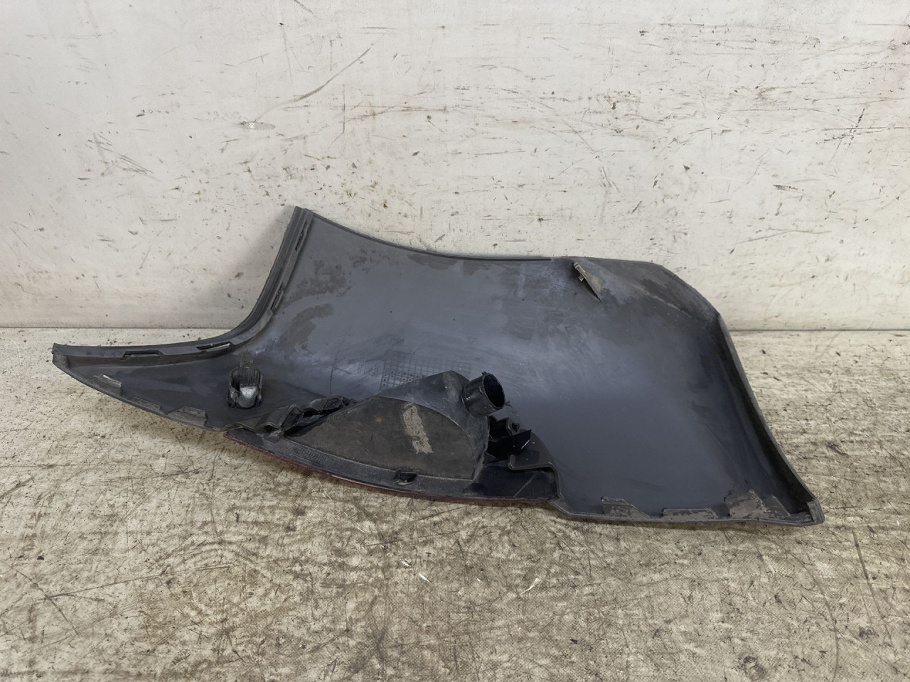 PLASTIKA BRANIKA FORD KUGA > 08-12 8V4117A894A
