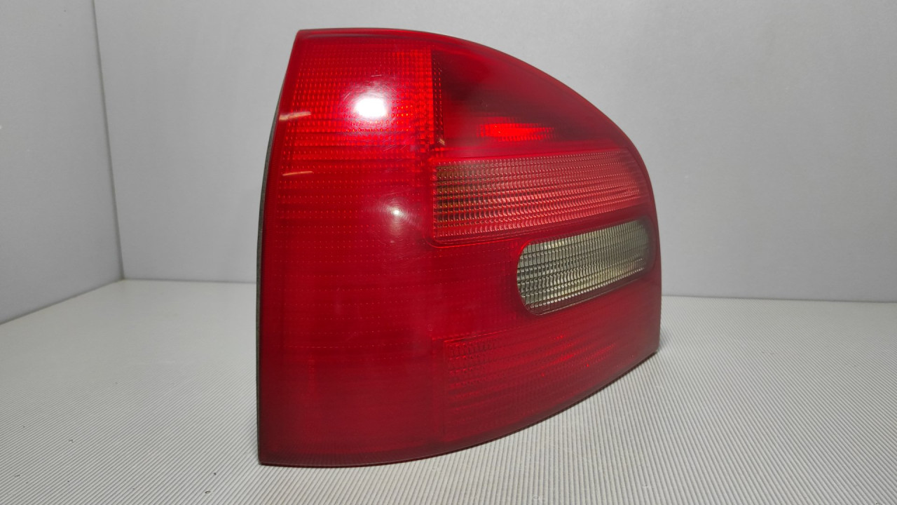 DIJELOVI STOP SVJETLO AUDI A3 > 96-03 8L0945095A
