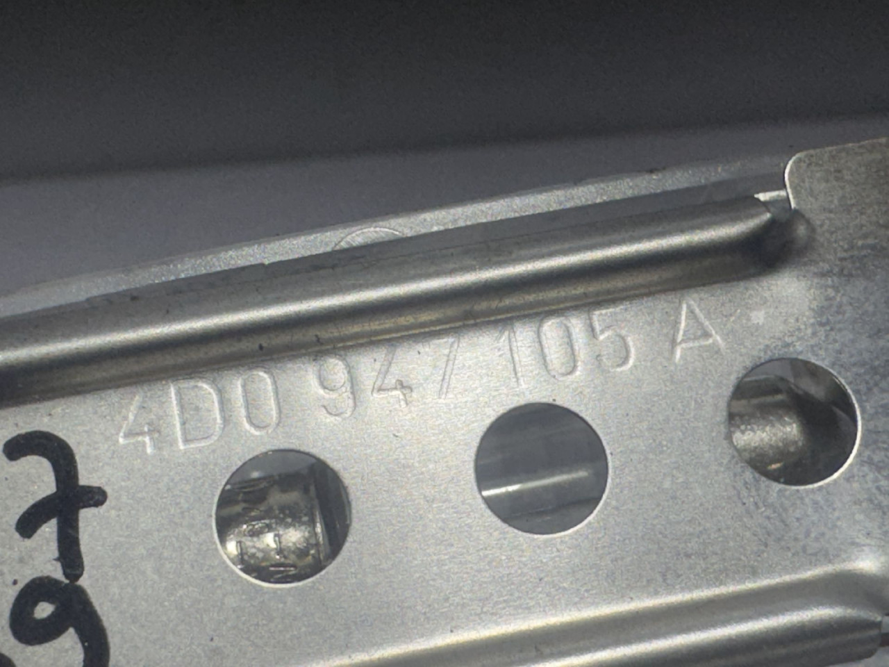 RASVJETA U KABINI AUDI A5 (8T) SPORTBACK > 11-17 4D0947