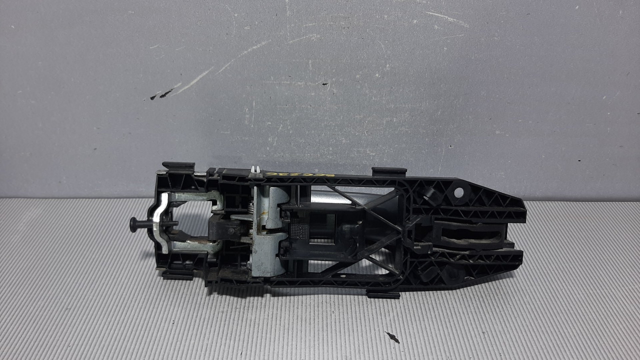 DIJELOVI RUCKA VRATA VW AMAROK > 09-16 5N0837885