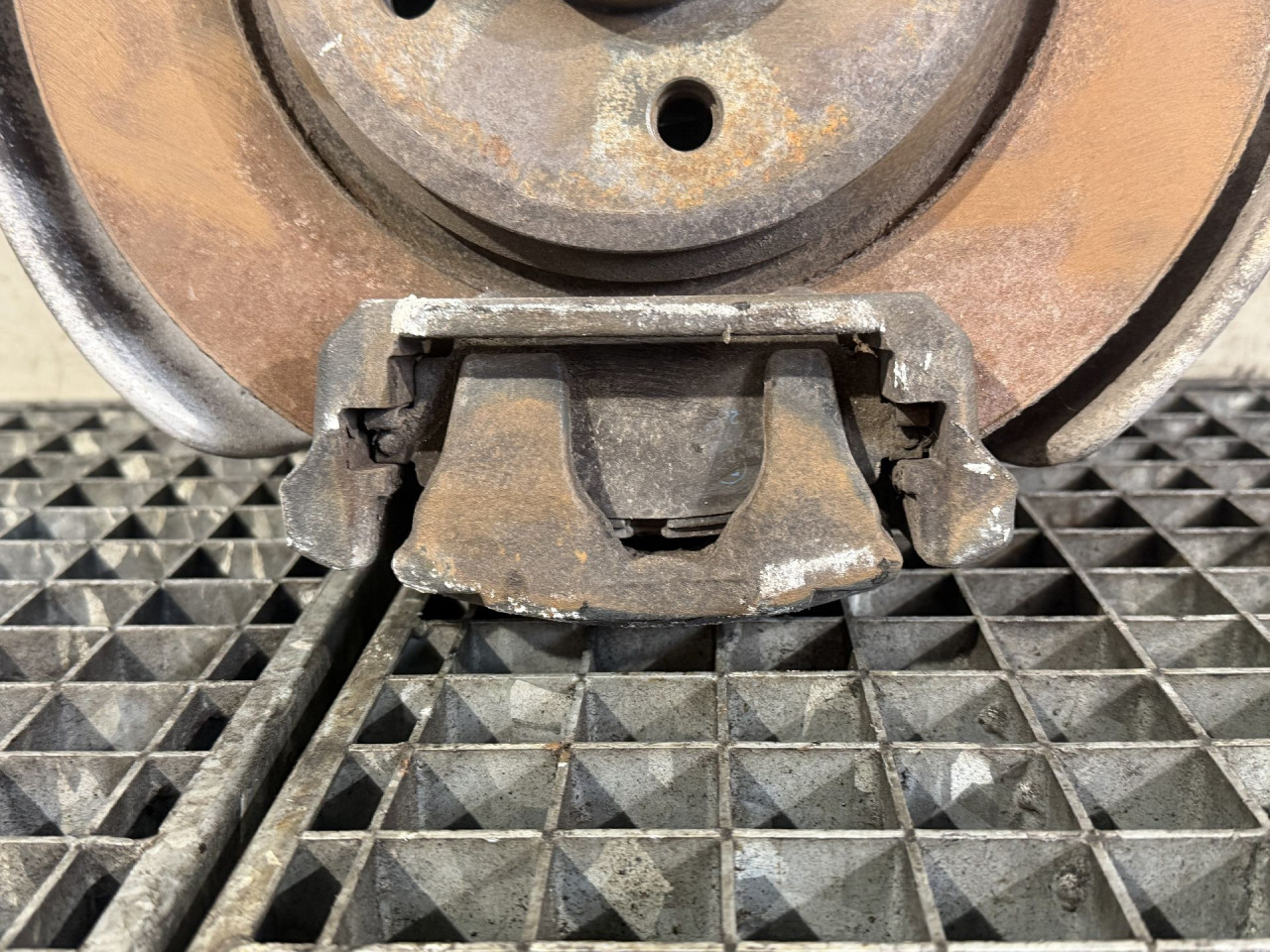 DIJELOVI KOCIONA KLJESTA AUDI A4 (B9) > 15-18 8W0105AT