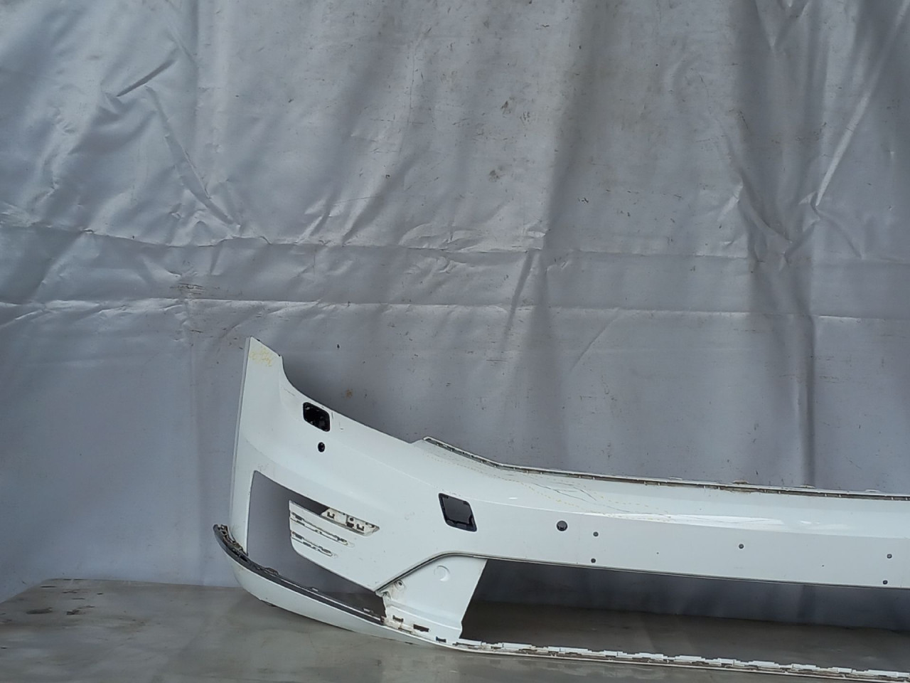 DIJELOVI BRANIK VW PASSAT B8 > 14- 3G0807221B