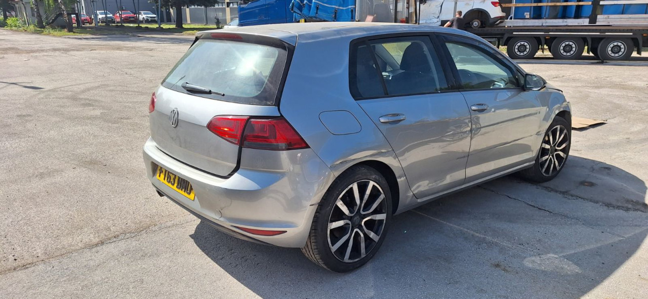 DIJELOVI VW GOLF 7 > 12-16 1.6 Dizel CLHA MOTOR