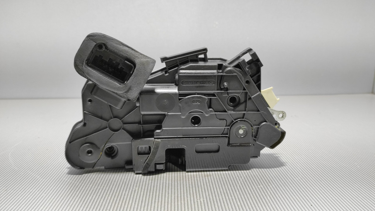 DIJELOVI BRAVA VRATA VW GOLF 6 > 08-12 5K1837015B