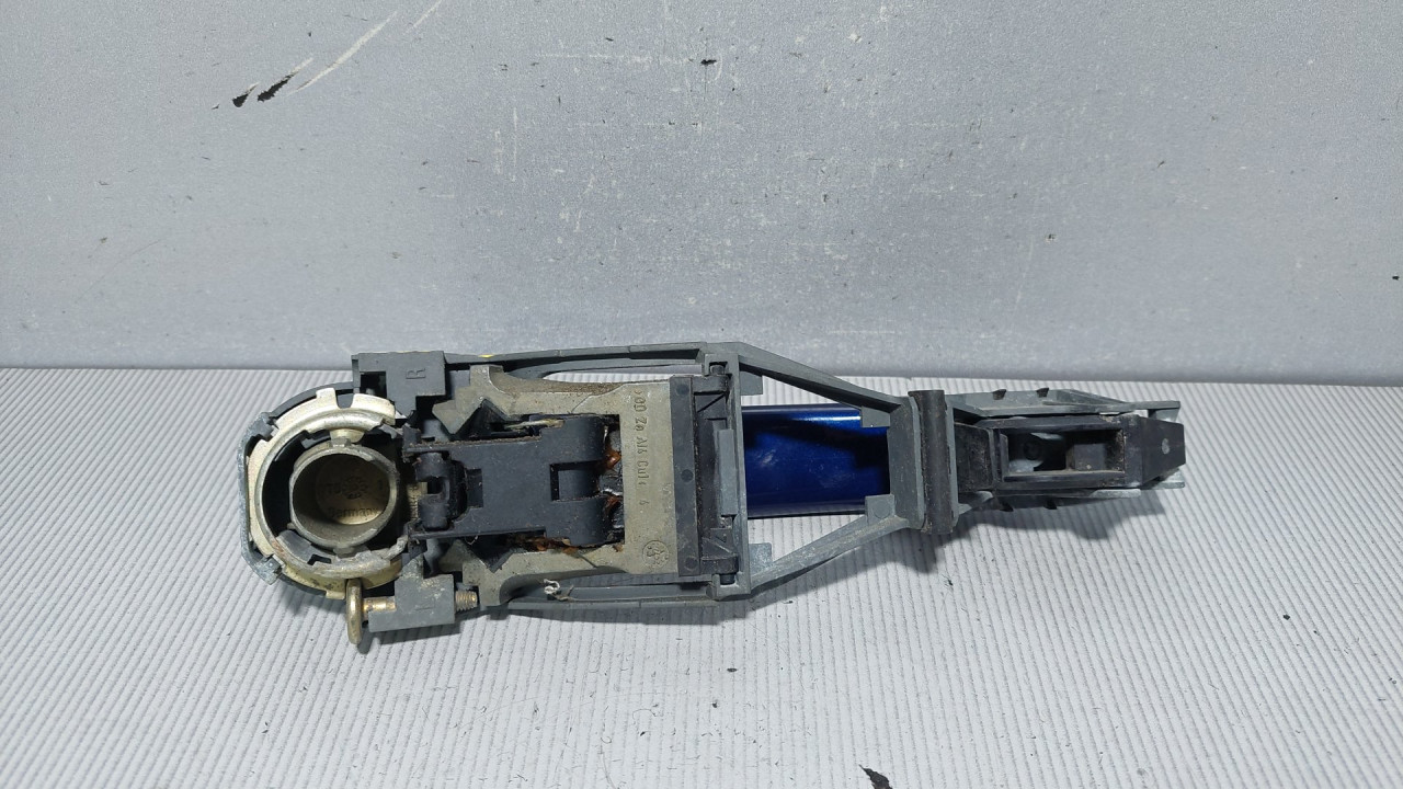 RUCKA VRATA VW PASSAT B5 > 00-05 3B0837885