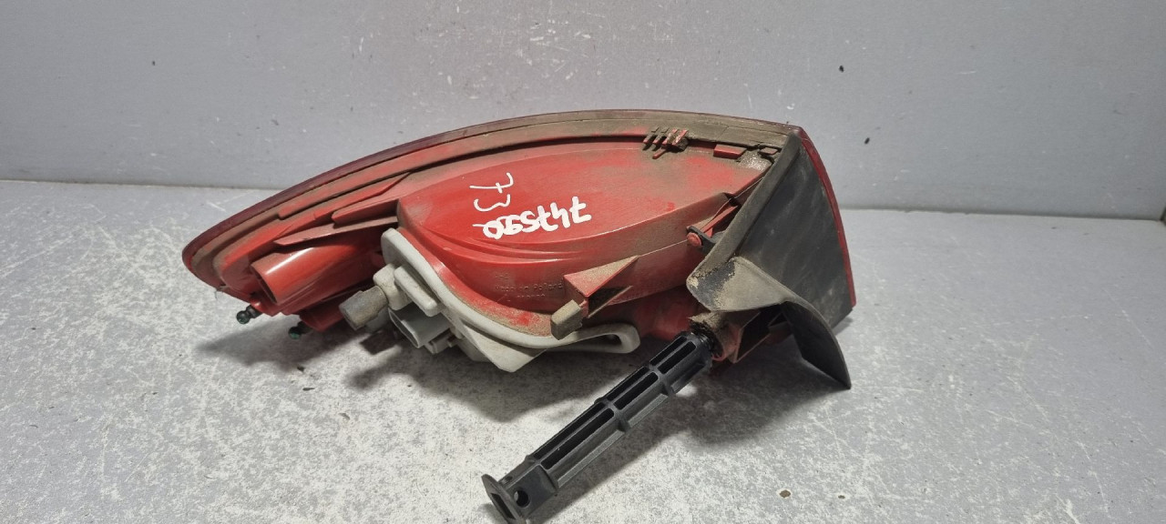 DIJELOVI STOP SVJETLO AUDI A4 (B8) > 12-15 3.0 8K9945096