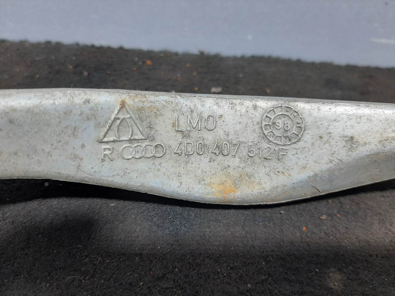 DIJELOVI RAME AUDI A4 > 94-99 4D0407512F