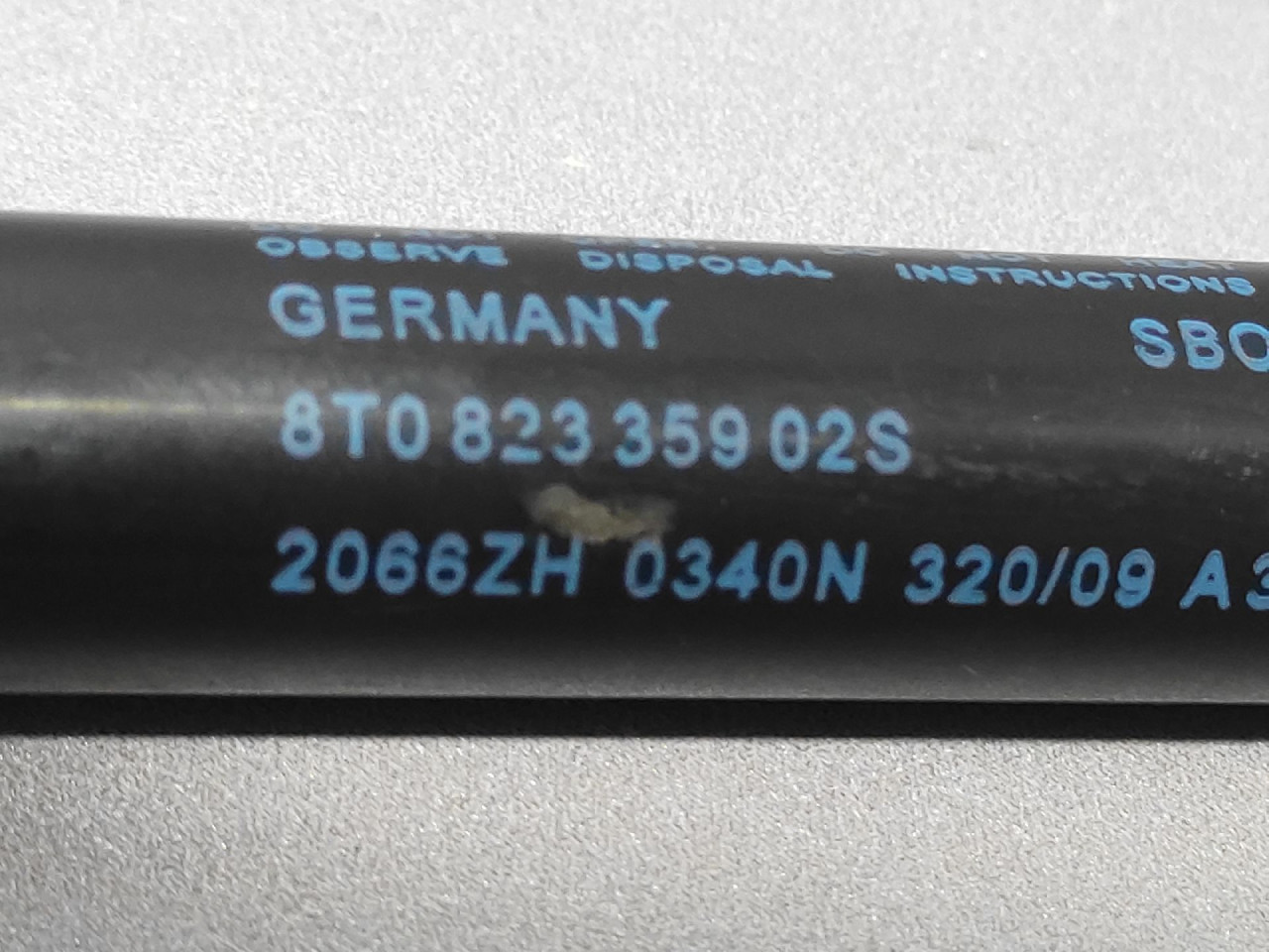 AMORTIZER HAUBE AUDI A5 (8T) SPORTBACK > 07-11 8T082335