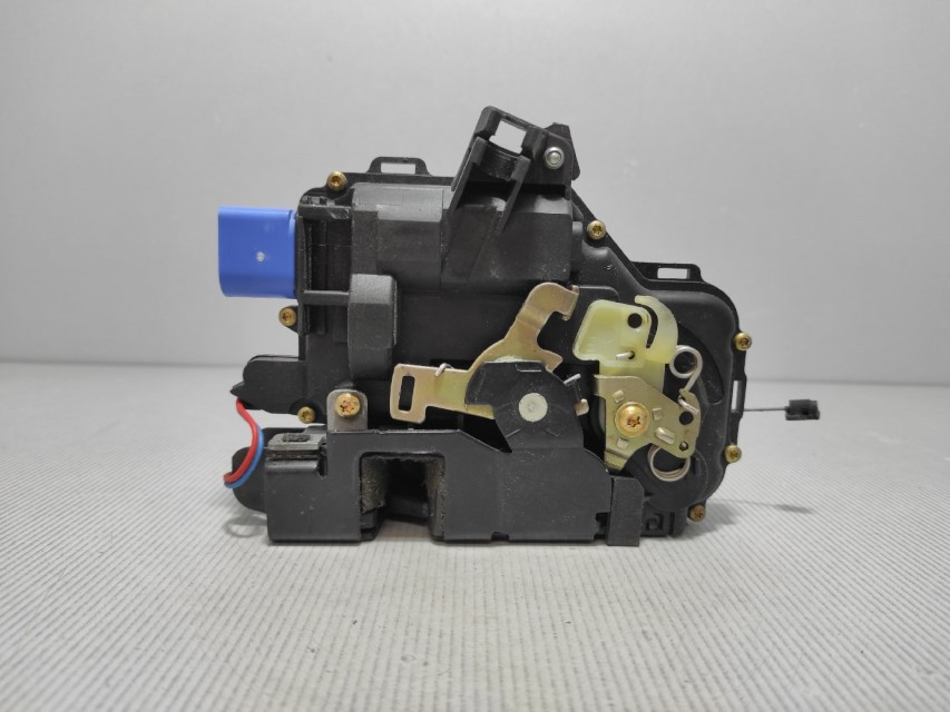 DIJELOVI BRAVA VRATA VW POLO > 01-05 3B1837016BP