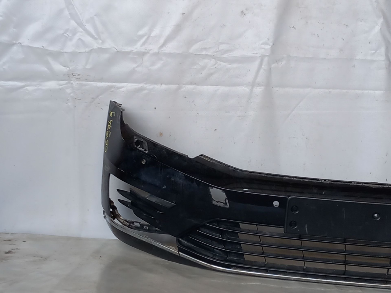 DIJELOVI BRANIK VW PASSAT B8 > 14- 3G0807221B