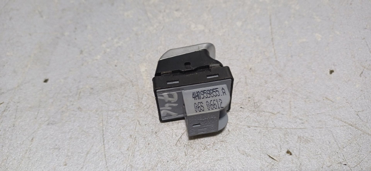 PREKIDACI PROZORA AUDI Q3 > 11-15 4H0959855A