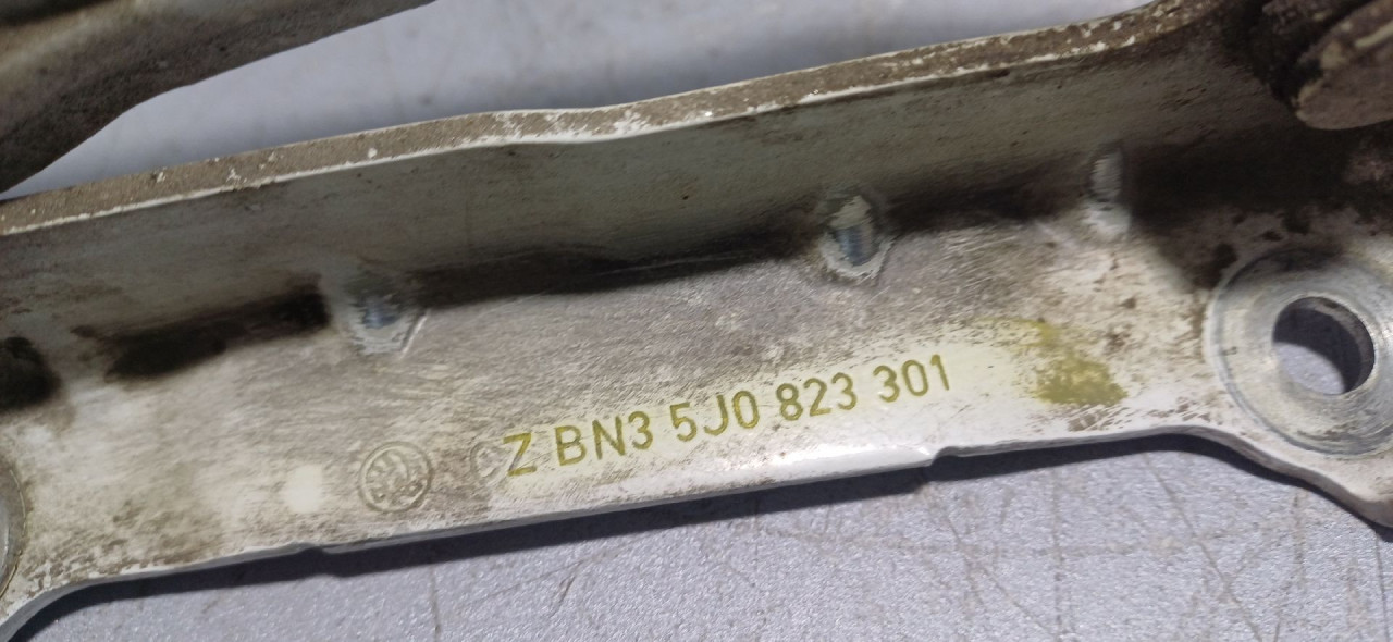 SKARE OD HAUBE SKODA FABIA > 07-10 5J0823301
