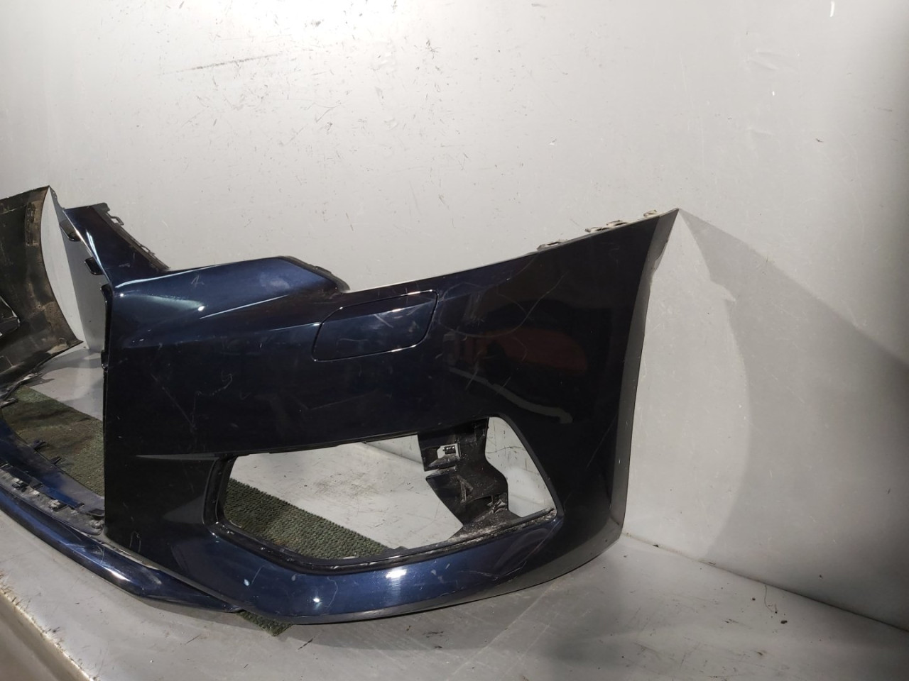 DIJELOVI BRANIK AUDI A6 4K > 18- 4K0807437