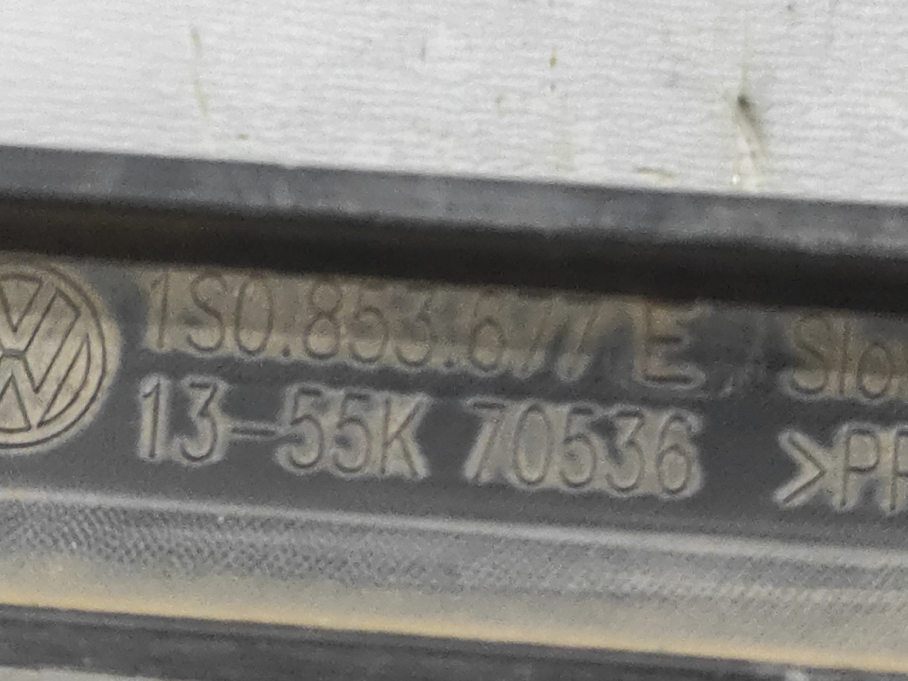 DIJELOVI RESETKA BRANIKA VW UP > 12-16 1S0853677E