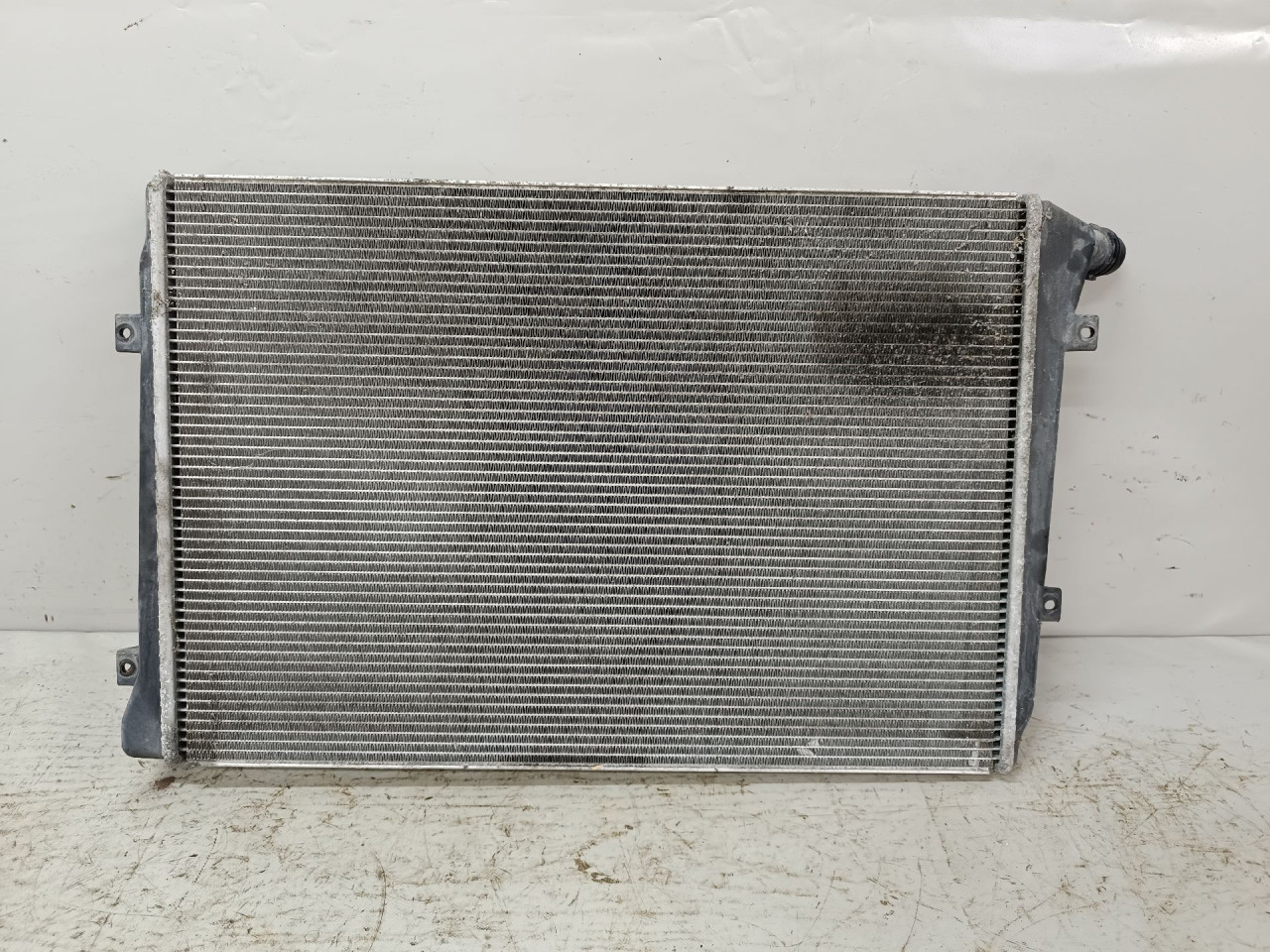 HLADNJAK VODE VW PASSAT B6 > 05-10 3C0121253R