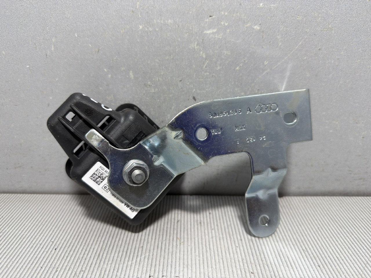 DIJELOVI ELEKTRONIKA ALARMA AUDI Q5 (FY) > 20 -  2.0 5Q0951605A
